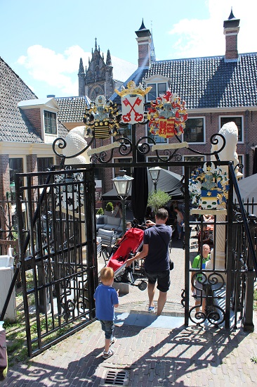 Gate towards the Castle
