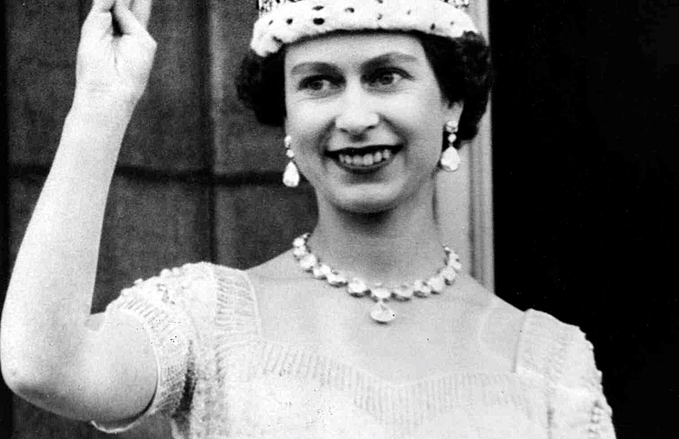The Coronation Necklace History of Royal Women