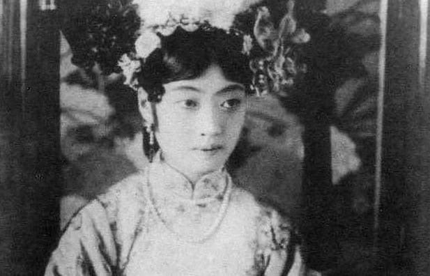 Empress_Gobele_Wan-Rong_(03)2 - History of Royal Women